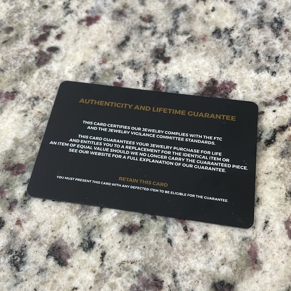 Exclusive - Like New - GLD 20” Silver 4mm Rope Chain w/ Praying Hands Pendant - Picture 6 of 8